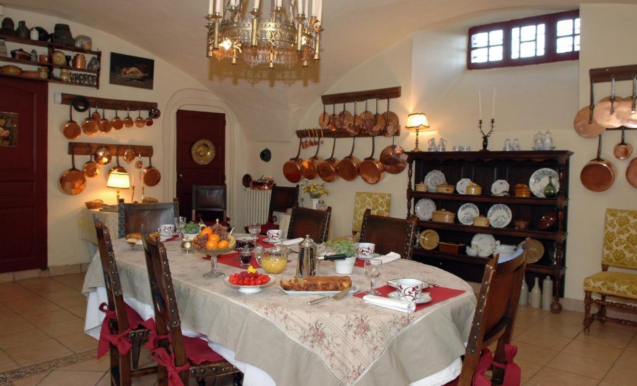 Chateau Royal De Saint-Saturnin レストラン 写真
