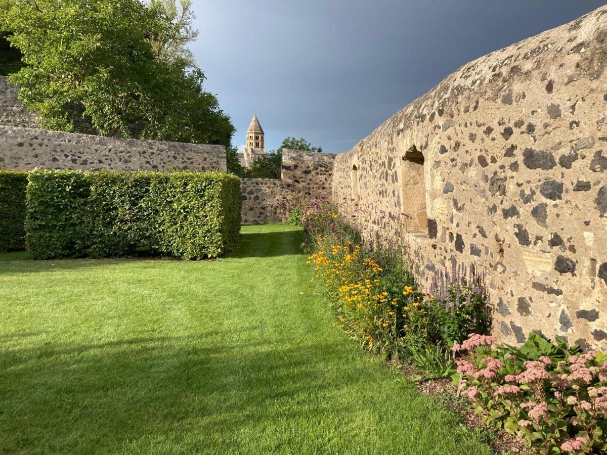 Chateau Royal De Saint-Saturnin エクステリア 写真