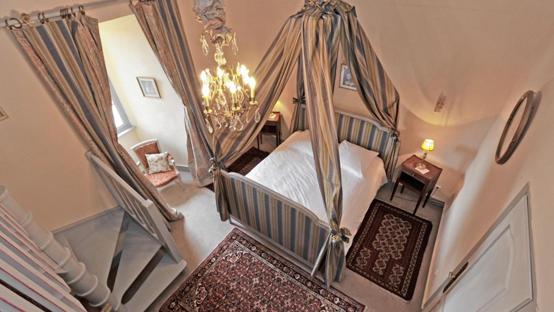 Chateau Royal De Saint-Saturnin エクステリア 写真