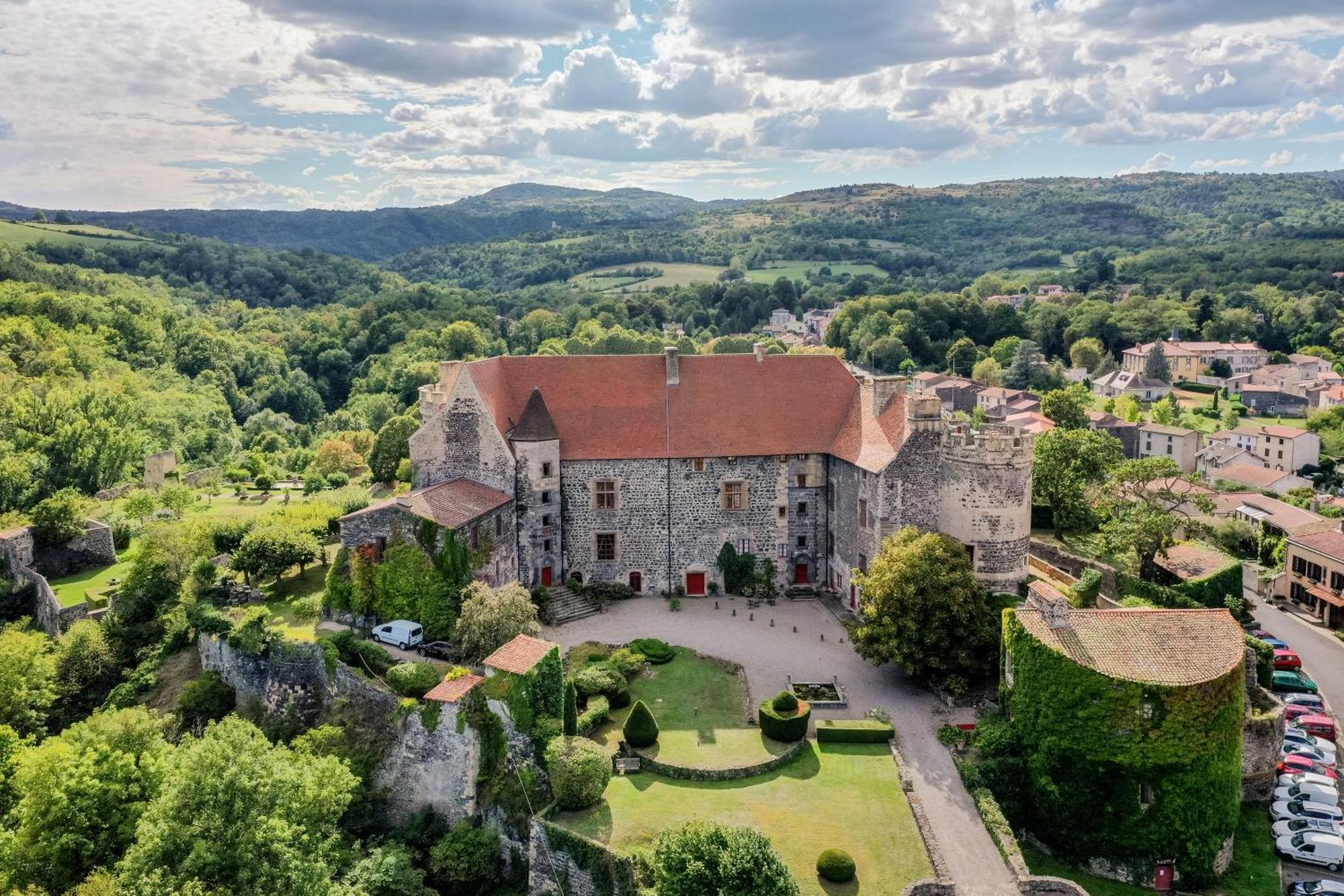 Chateau Royal De Saint-Saturnin エクステリア 写真
