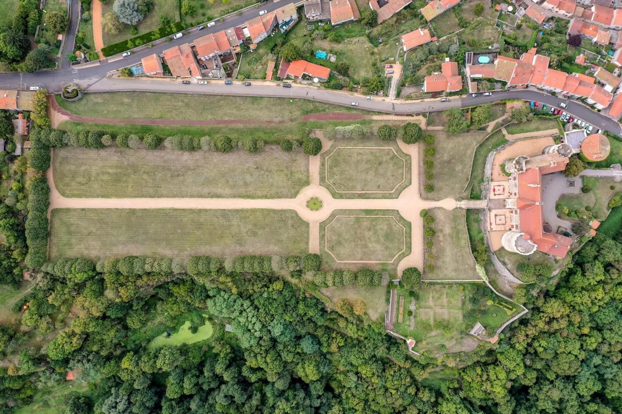 Chateau Royal De Saint-Saturnin エクステリア 写真