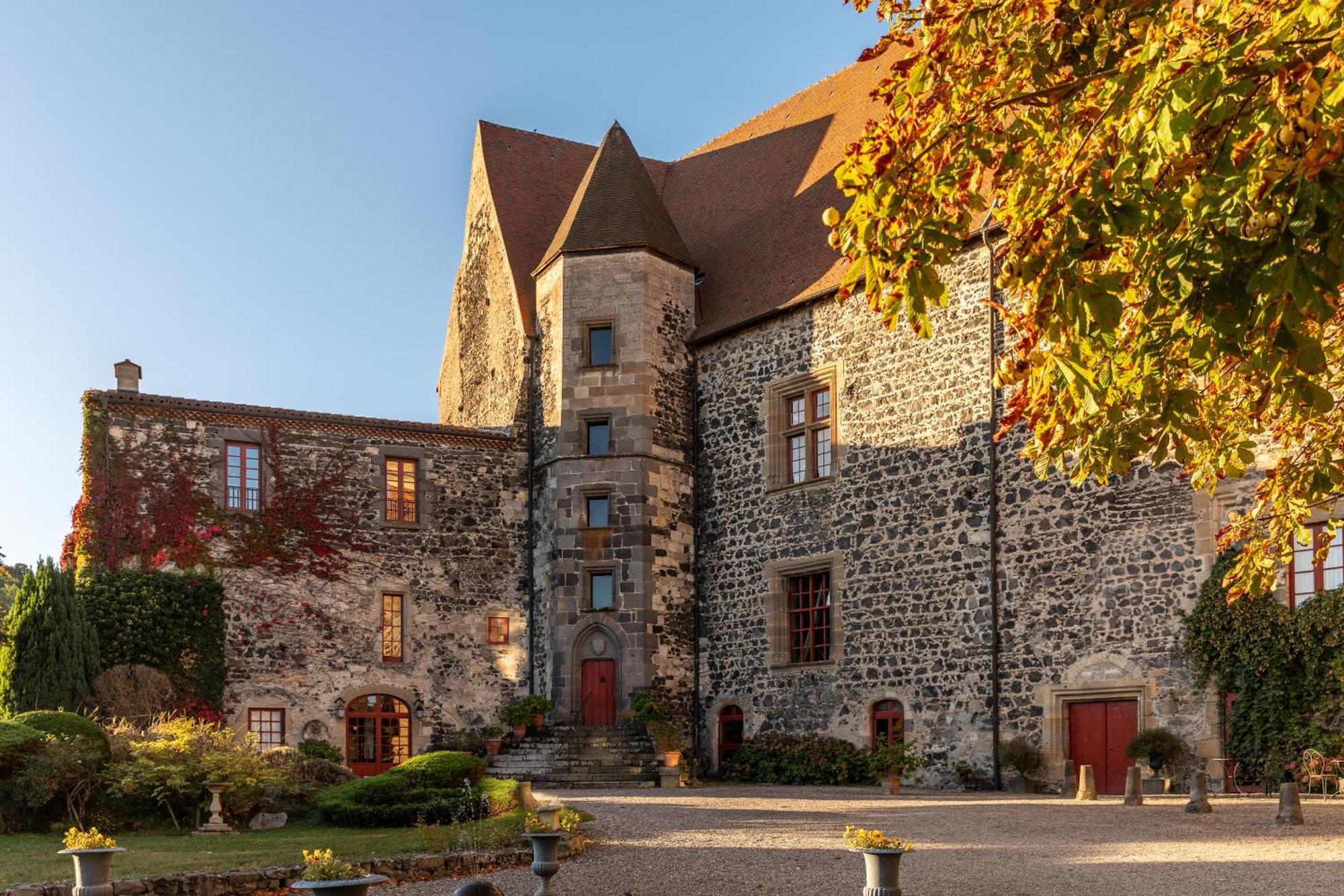 Chateau Royal De Saint-Saturnin エクステリア 写真