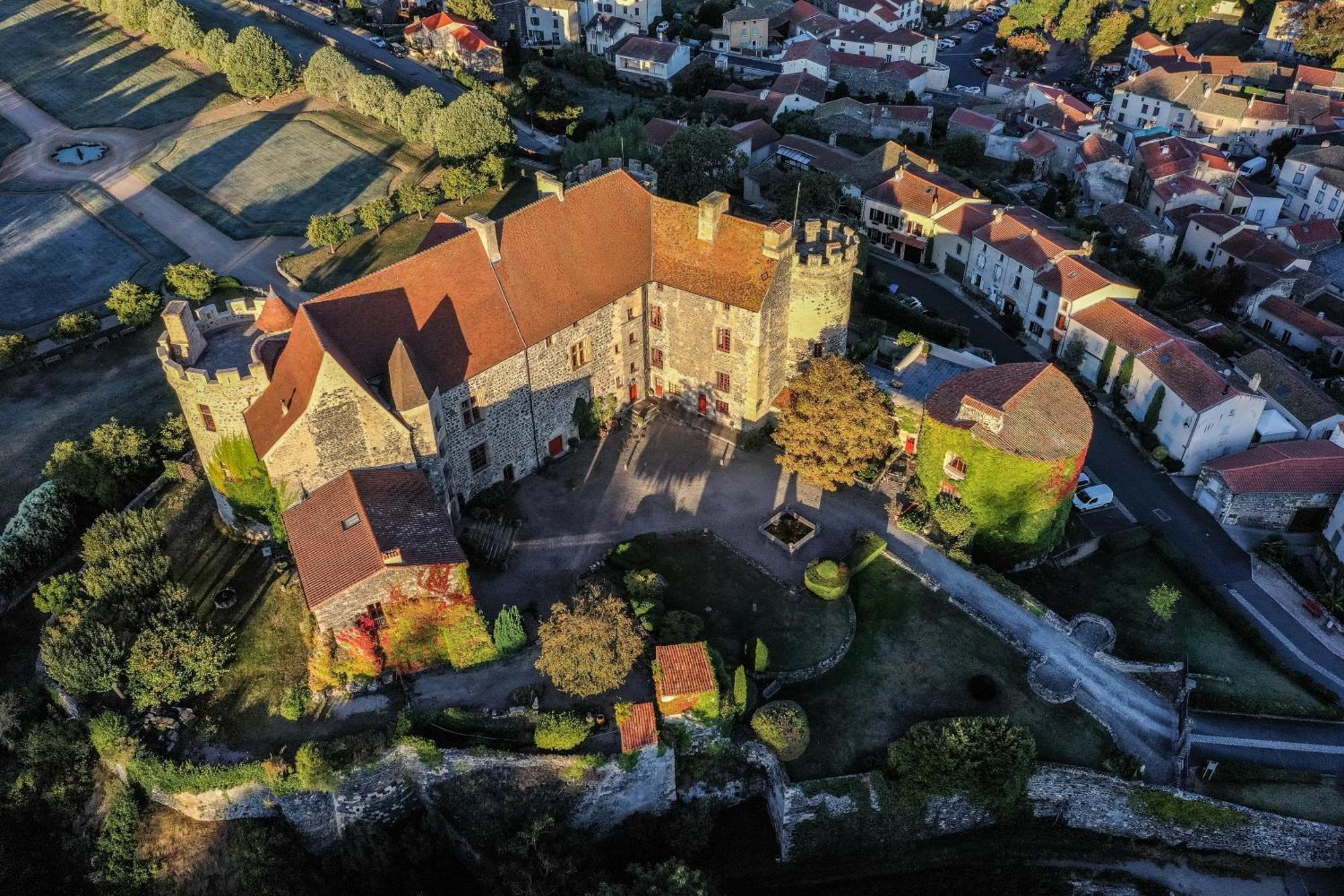 Chateau Royal De Saint-Saturnin エクステリア 写真