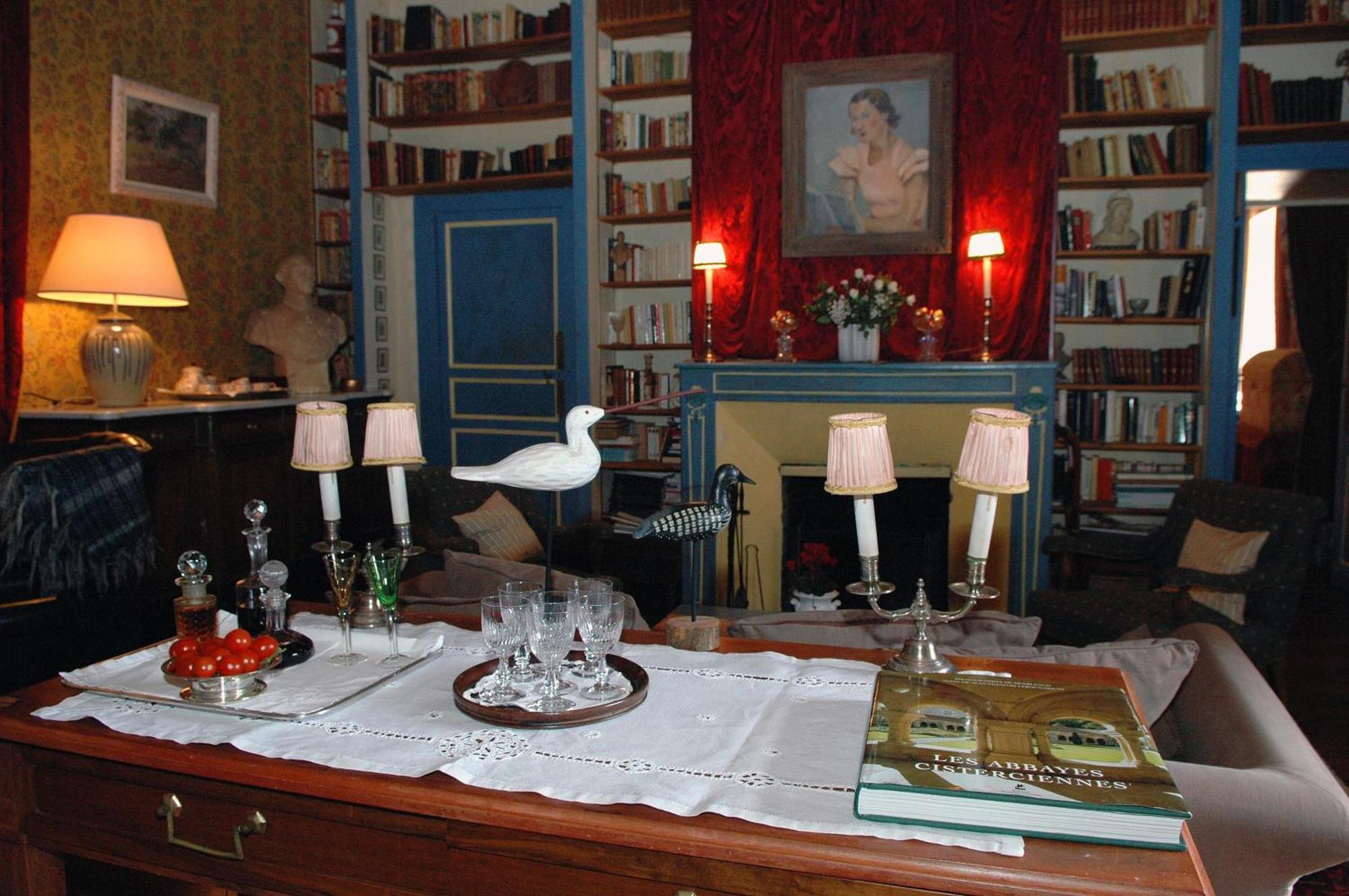 Chateau Royal De Saint-Saturnin エクステリア 写真